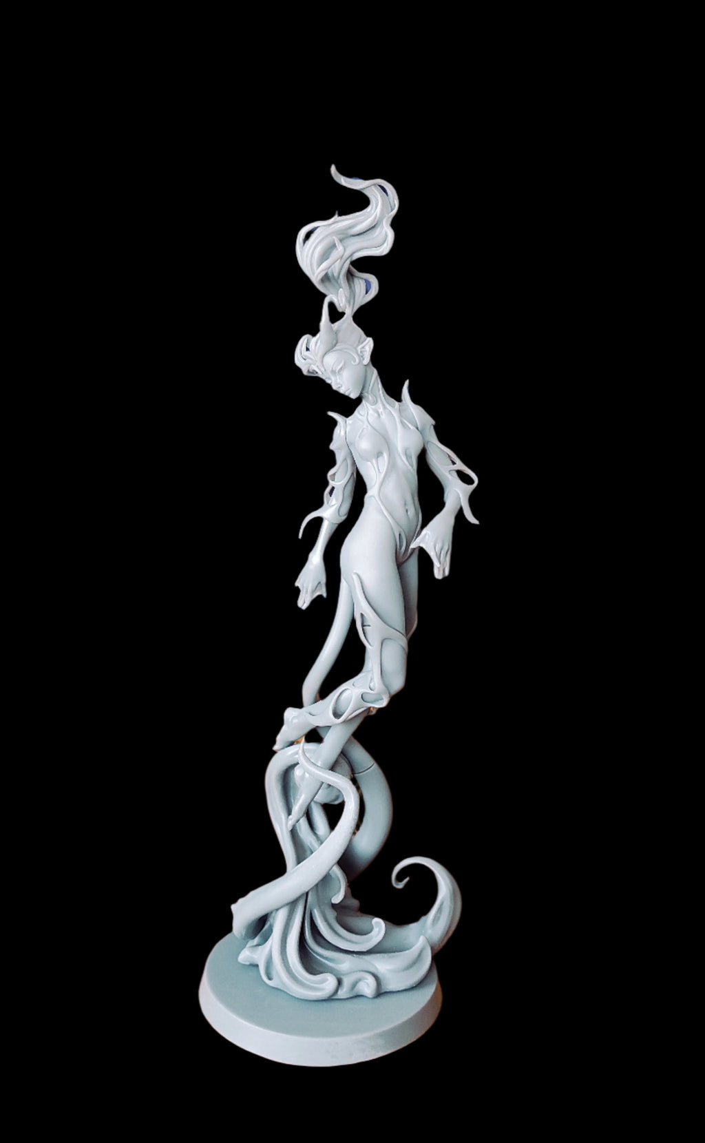 Phia - 1:8 Scale Figure