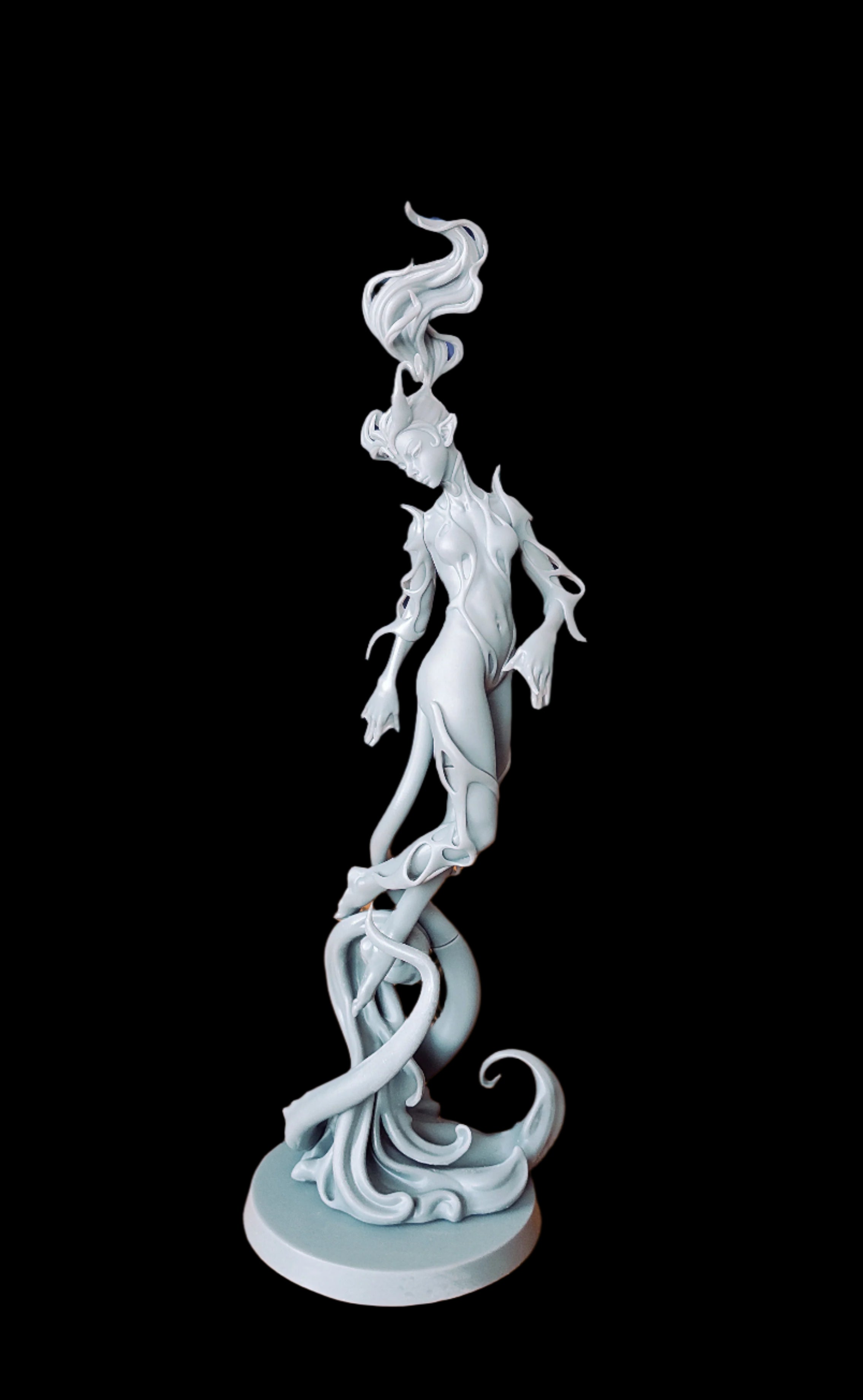 Phia - 1:8 Scale Figure