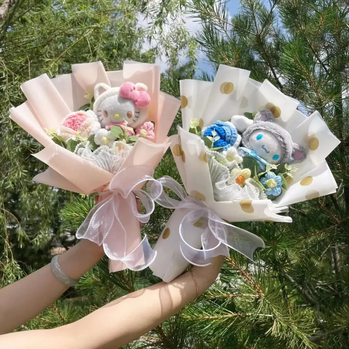 Sanrio Plush Flower Bouquet – Hello Kitty & Kuromi Gift Set